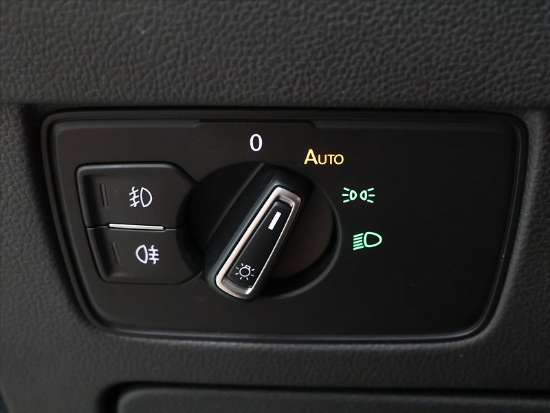 Volkswagen Passat 2,0 TDI 110kW DSG Elegance - fotka 14 z 34