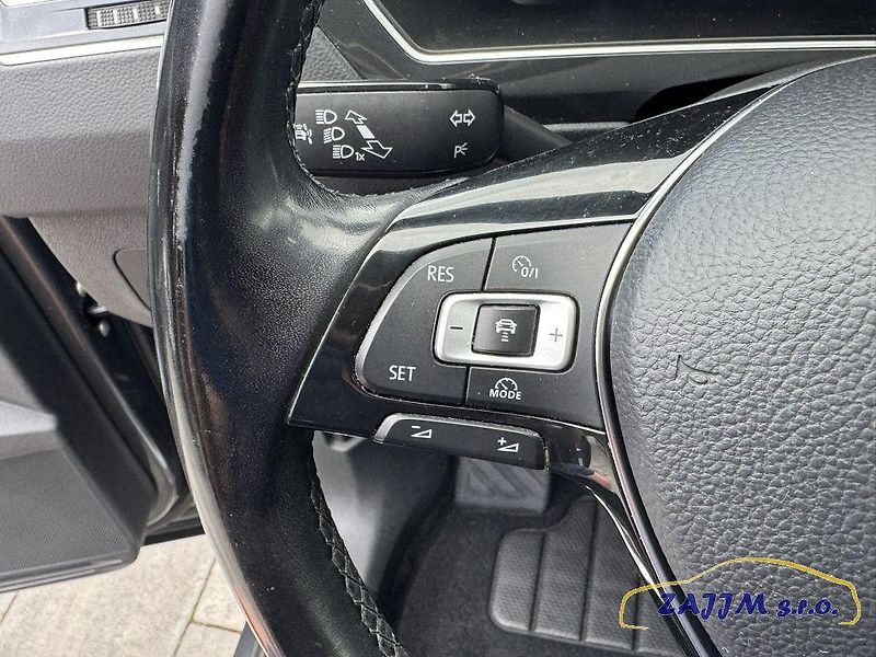 Volkswagen Tiguan 2.0TDI 4x4 + tažné, kamera - fotka 23 z 60