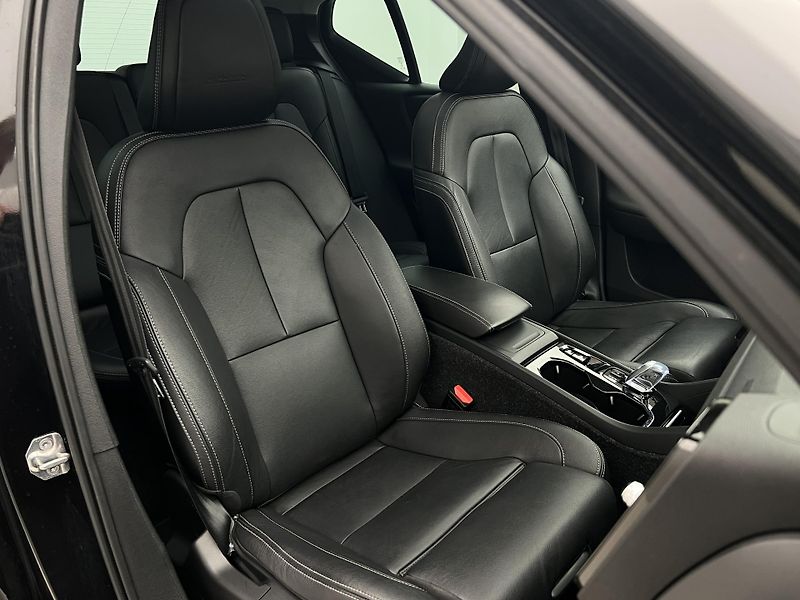 Volvo XC40 T4 INSCRIPTION AUT - fotka 19 z 44