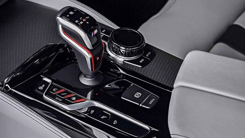 BMW M5.