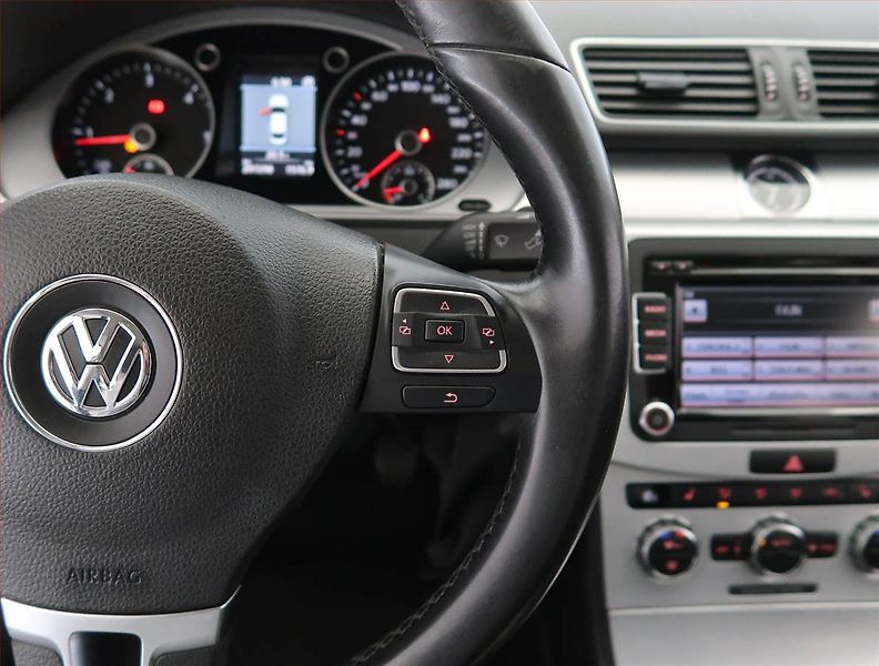 Volkswagen CC (2012) 2.0 TDI, Serv.kniha, Xenony - fotka 17 z 23
