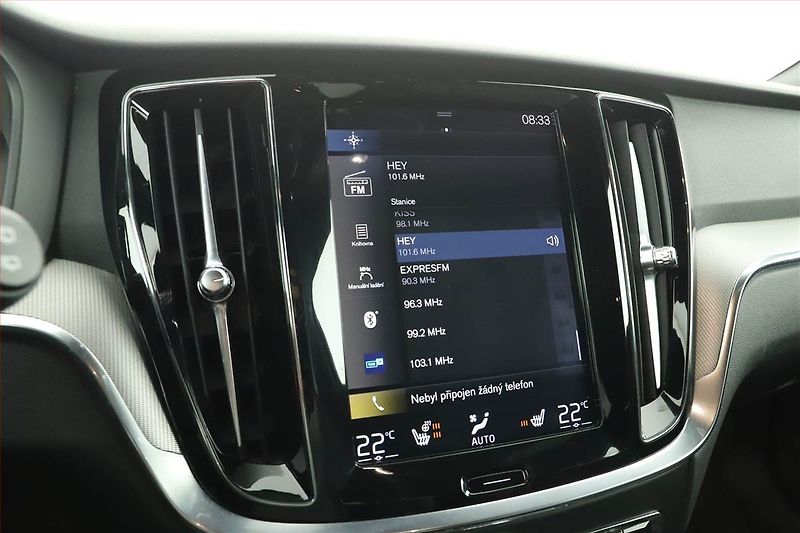 Volvo V60 (2020) R-Design T8 Twing Engine - fotka 12 z 17