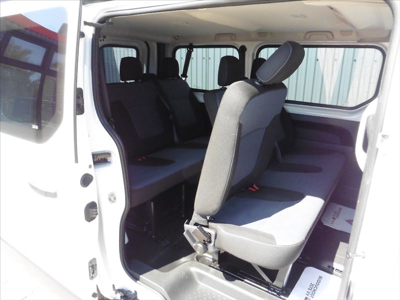 Opel Vivaro 1,6 CDTI BITurbo 125 L1H1 - fotka 9 z 14
