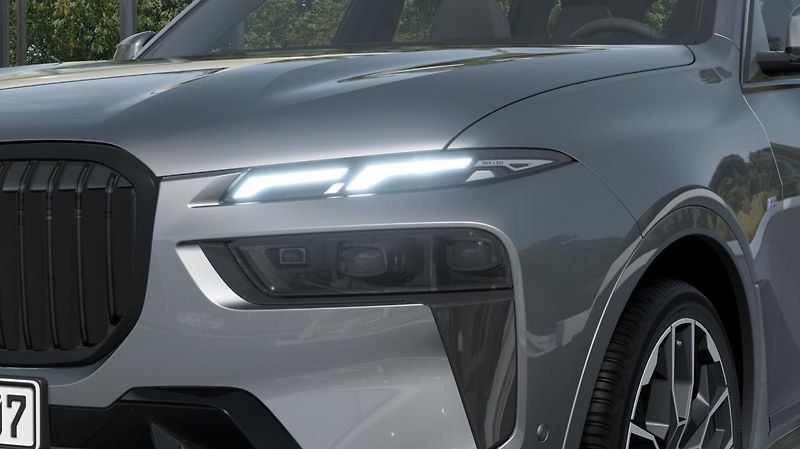 BMW X7 xDrive40i - fotka 7 z 14