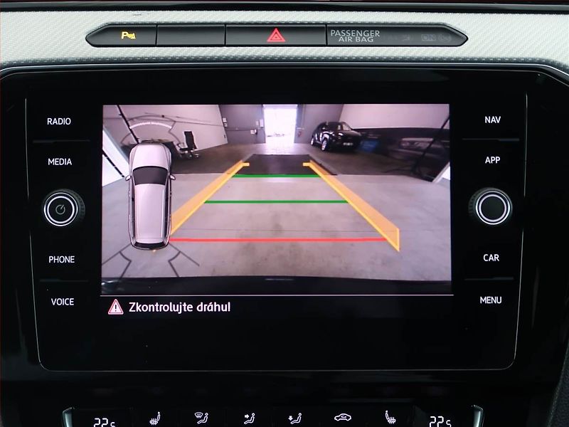 Volkswagen Passat (2019) R-Line 2.0 TDI, 4X4, Automat - fotka 23 z 26