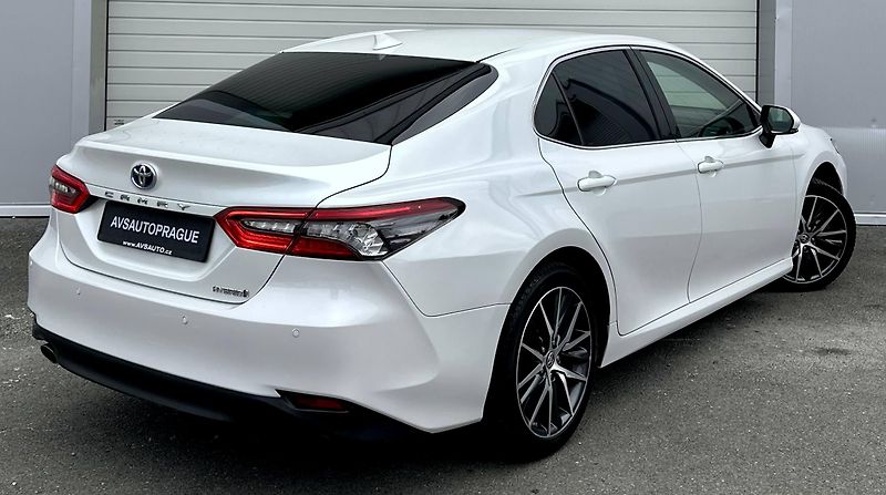 Toyota Camry (2021) 2.5 HEV EXECUTIVE AUTOMAT - fotka 4 z 37