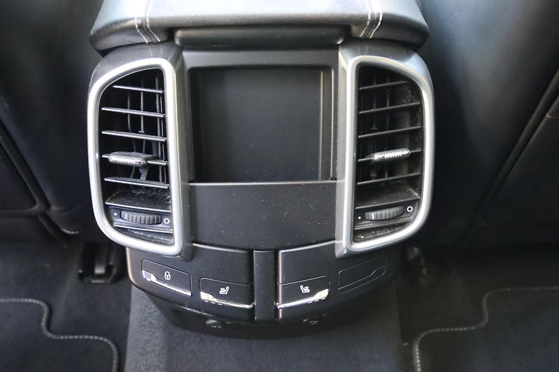 Porsche Cayenne GTS 3.6 V6 324kW 4x4 - fotka 38 z 50