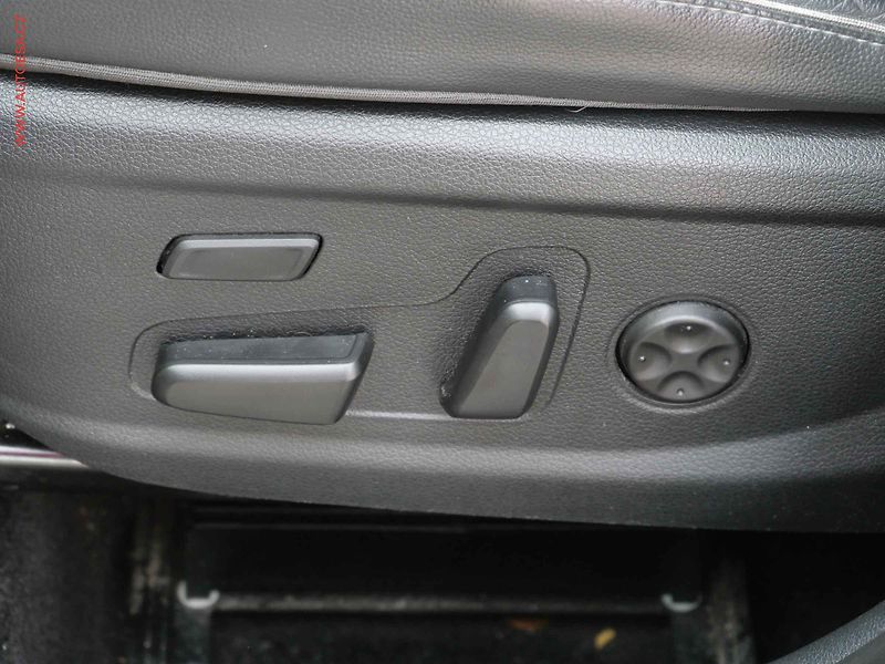 Hyundai Santa Fe (2021) 2.2 CRDi 4x4, 7míst, 2.maj - fotka 12 z 26
