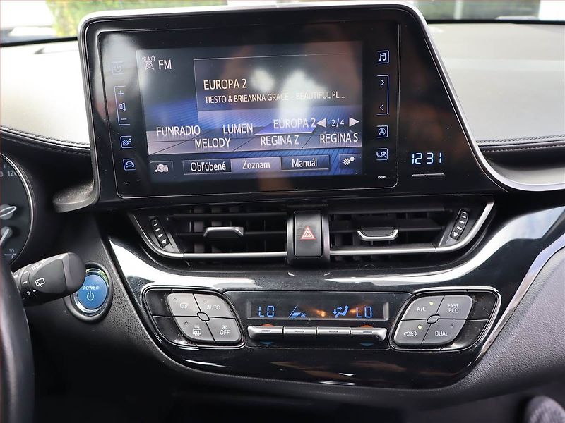 Toyota C-HR (2018) 1.8 Hybrid, Automat - fotka 20 z 21