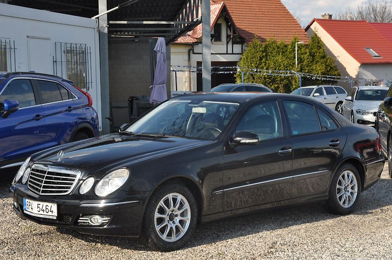 Mercedes-Benz Třídy E E 220CDi 125kW Elegance - fotka 1 z 21