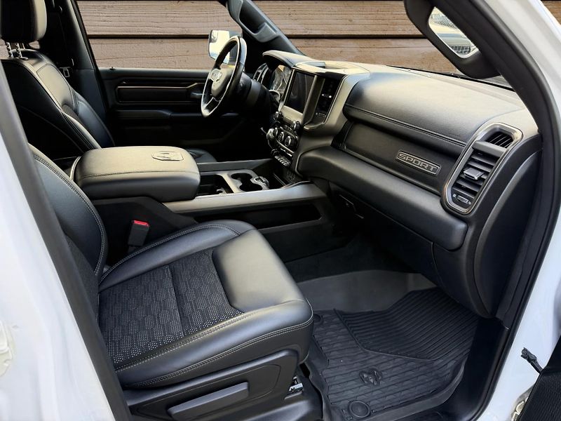 Dodge RAM (2021) +HEMI+SPORT+OFFROAD PAKET+ - fotka 9 z 21