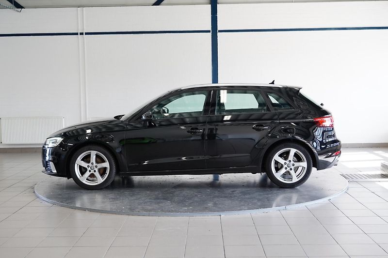 Audi A3 - fotka 3 z 29