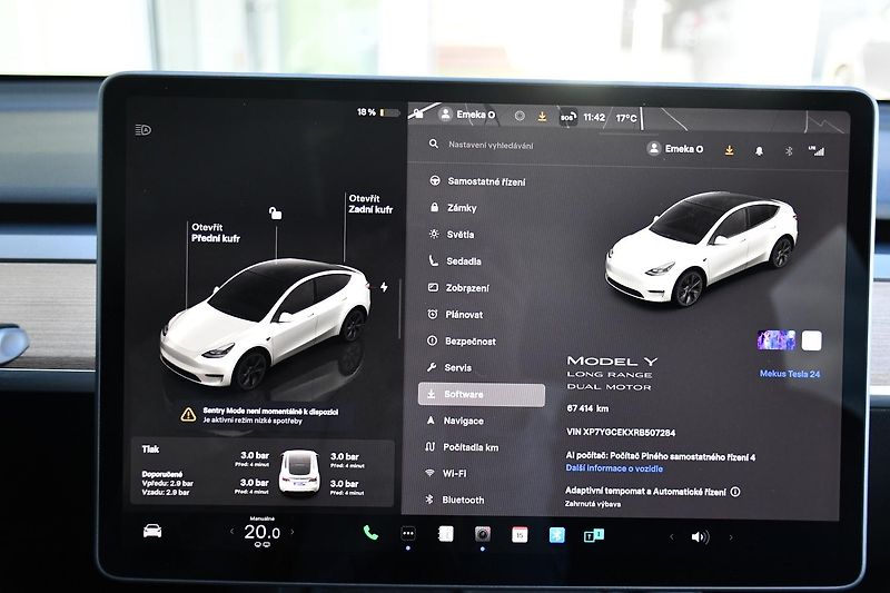 Tesla Model Y LONG RANGE DUAL REZERVACE - fotka 31 z 38