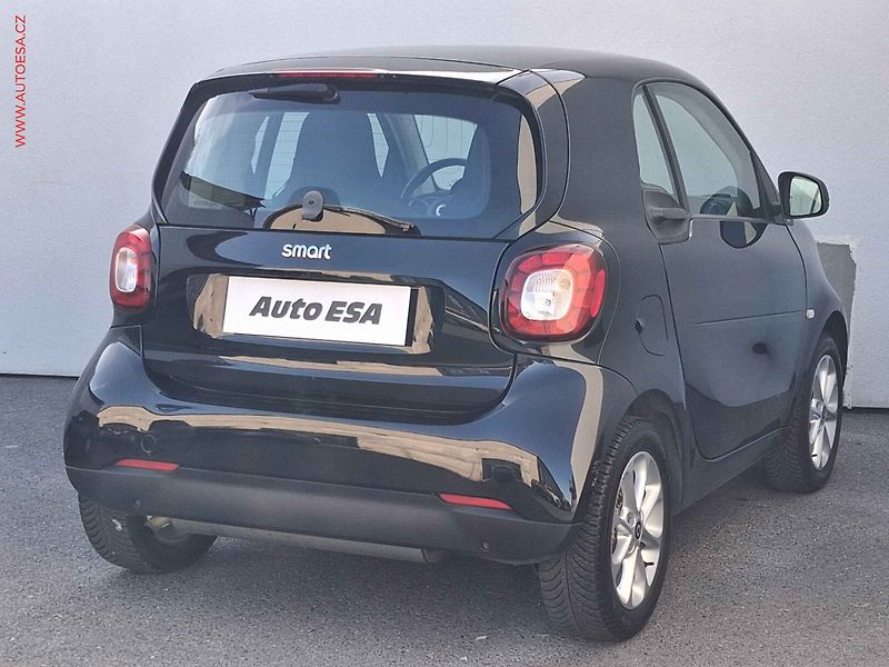Smart Fortwo (2017) 1.0i, Passion, AC - fotka 4 z 16