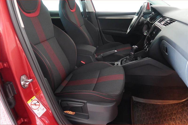 Škoda Octavia (2017) 2.0 TDI, Automat, Serv.kniha - fotka 9 z 18