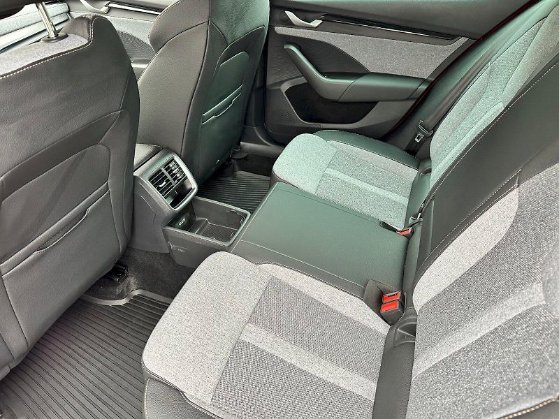 Škoda Octavia (2024) 1.5 TSI 110kW MHEV Top Selecti - fotka 20 z 25