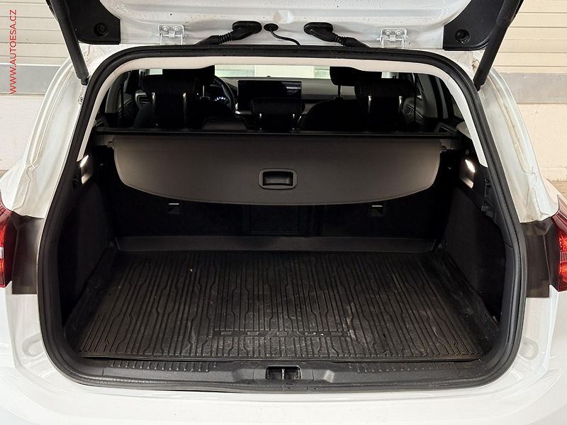 Ford Focus (2022) 1.5TDCi, 1.maj,ČR, AT, LED - fotka 7 z 19