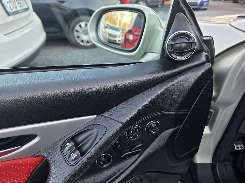 Mercedes-Benz SL 500 AMG 55 Paket Interiér  - fotka 16 z 18