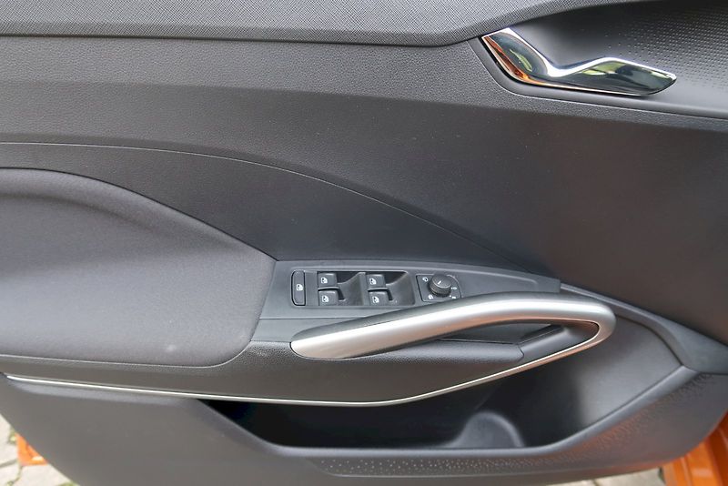 Škoda Fabia (2025) Top Selection 1.0 TSI 85 kW DS - fotka 16 z 30