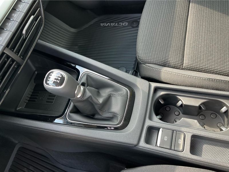 Škoda Octavia 2.0 TDi 85 kW Selection - fotka 18 z 27