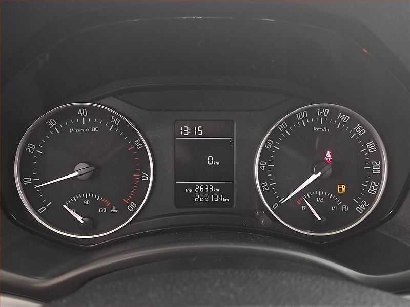 Škoda Octavia (2010) Ambiente Plus 1.2 TSI - fotka 11 z 14