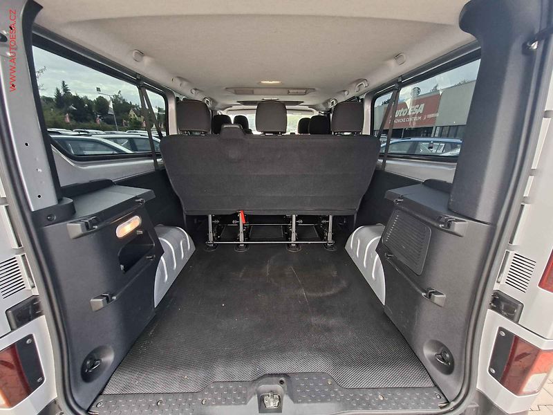 Renault Trafic (2019) 1.6dCi L2 9míst, 2.maj, AC - fotka 7 z 21