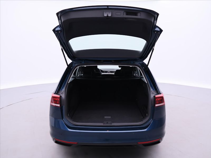 Volkswagen Passat 1,5 TSI 110kW DSG Business DPH - fotka 9 z 30