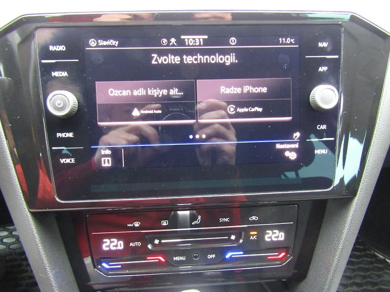 Volkswagen Passat (2021) 2.0 TDI 110kW DSG ACC - fotka 37 z 46