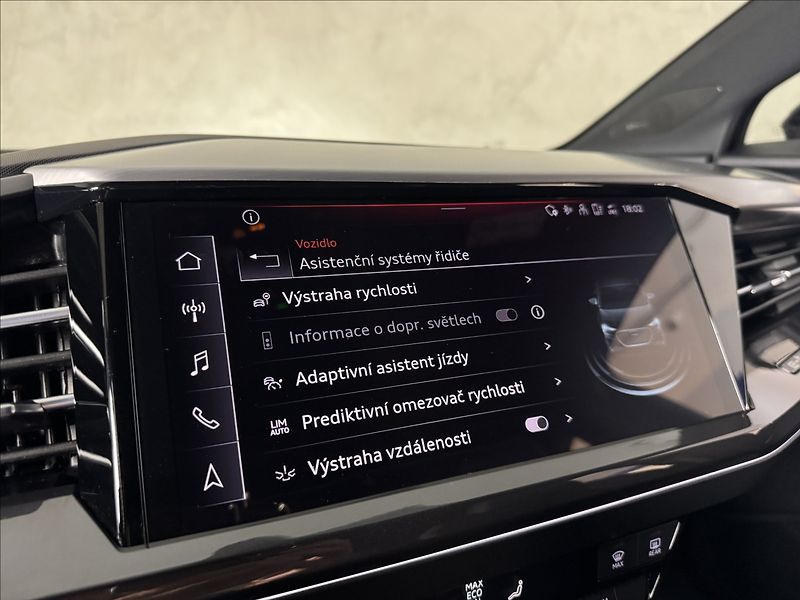 Audi Q4 e-tron Sportback S-Line LED Kamera - fotka 26 z 49