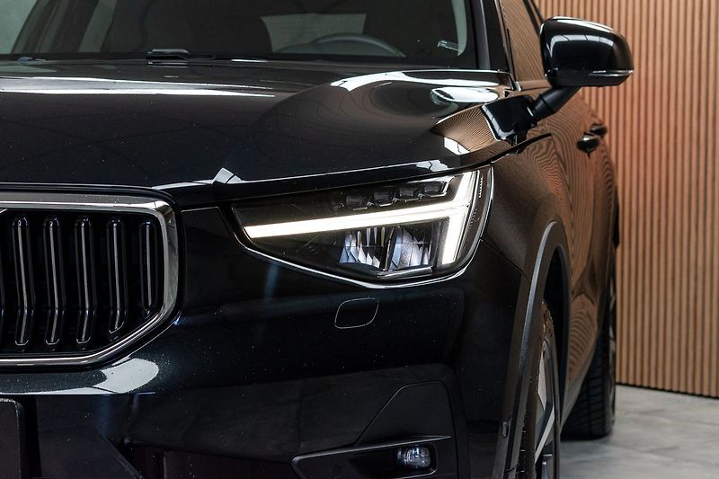 Volvo XC40 B4 AWD KAMERY360*HARMAN*ČR 1.M - fotka 34 z 42