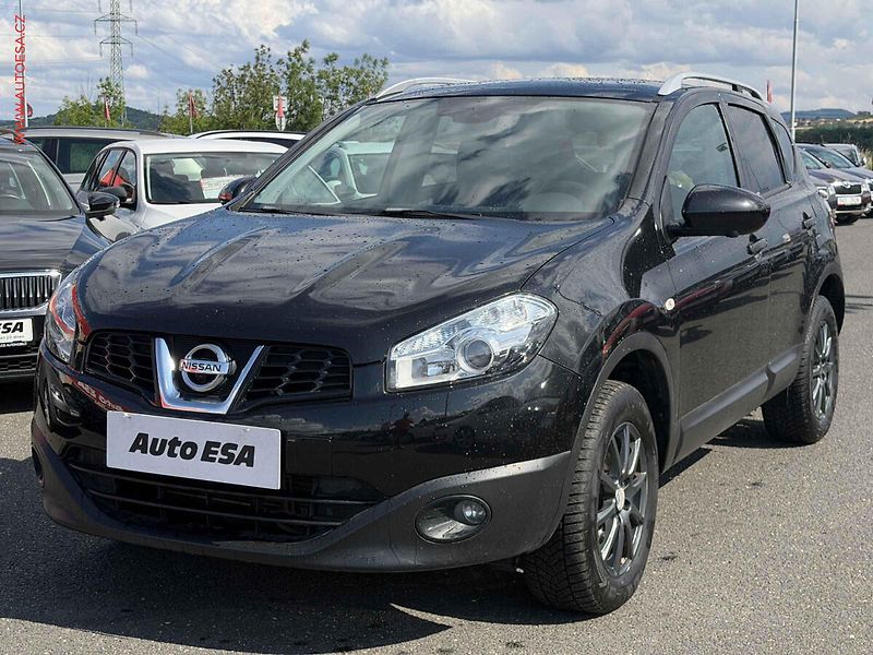 Nissan Qashqai (2012) 2.0 16V, AT, tempo, panor - fotka 3 z 16