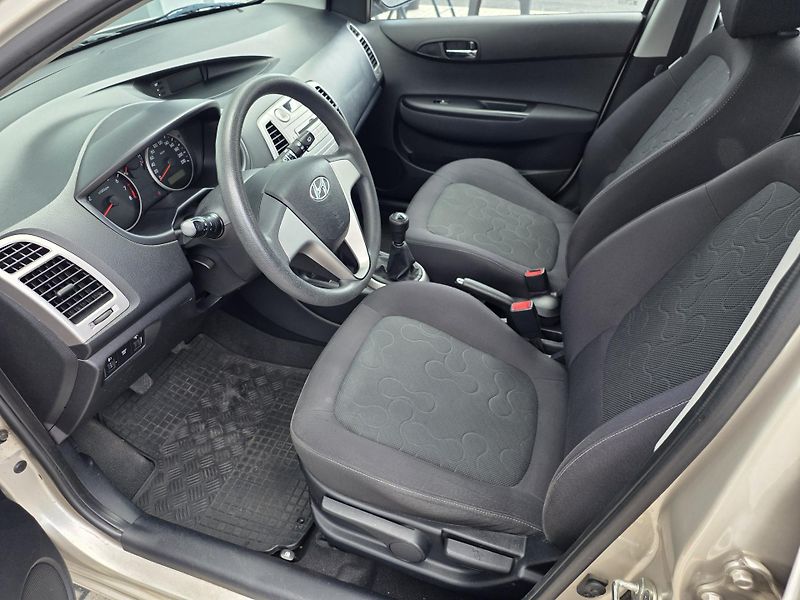 Hyundai i20 (2011) 1.2i 57kW P.SENZORY ČR NOVÉ - fotka 7 z 17