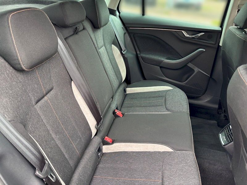 Škoda Kamiq (2025) Top Selection 1.0 TSI DSG - fotka 9 z 32