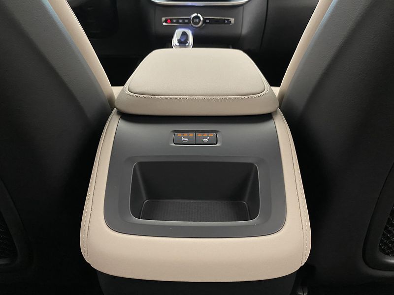 Volvo XC90 B5 AWD BRIGHT PLUS AUT CZ 7m - fotka 33 z 58