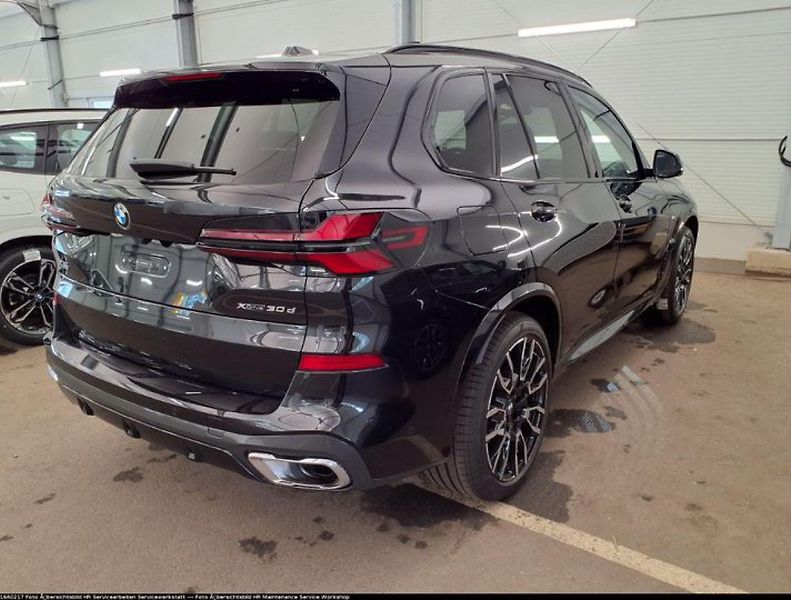 BMW X5 xDrive30d - fotka 7 z 8