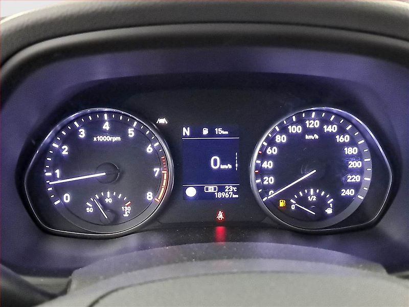 Hyundai i30 (2023) Smart 1.5 T-GDI MHEV, ČR,1.maj - fotka 11 z 20
