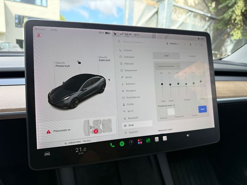 Tesla Model 3 Long Range AWD - fotka 28 z 41