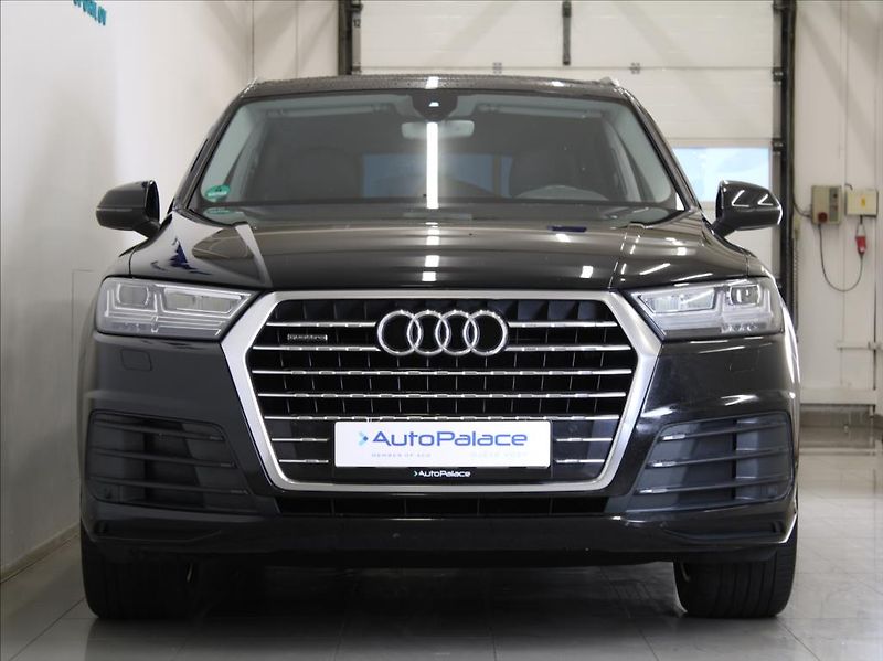 Audi Q7 3,0 TDi 200kW S-line MATRIX - fotka 2 z 24