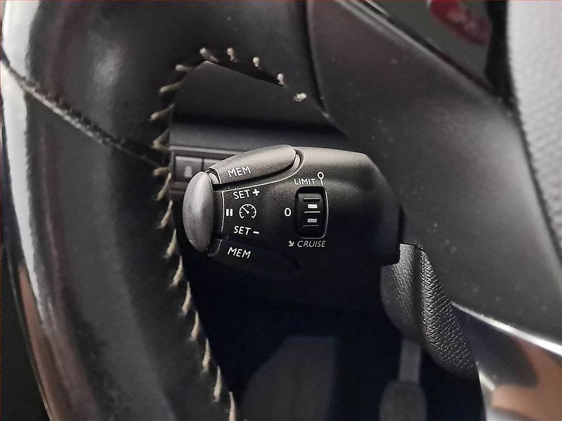Peugeot 308 (2017) 1.6 BlueHDi, Navi, Tempomat - fotka 19 z 20