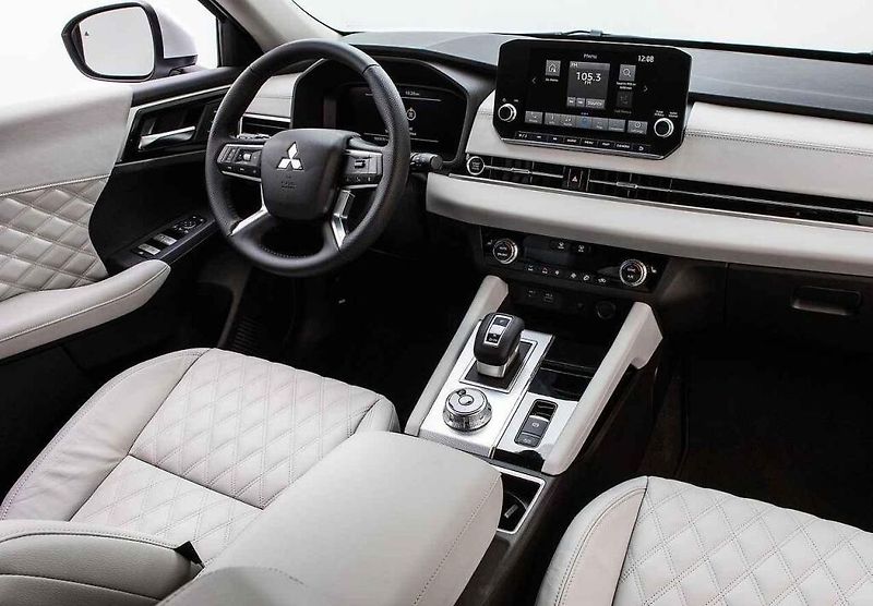 Mitsubishi Outlander.