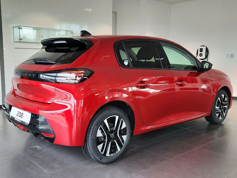 Peugeot 208 (2025) ALLURE 1.2 PT100k MAN6 - fotka 4 z 15