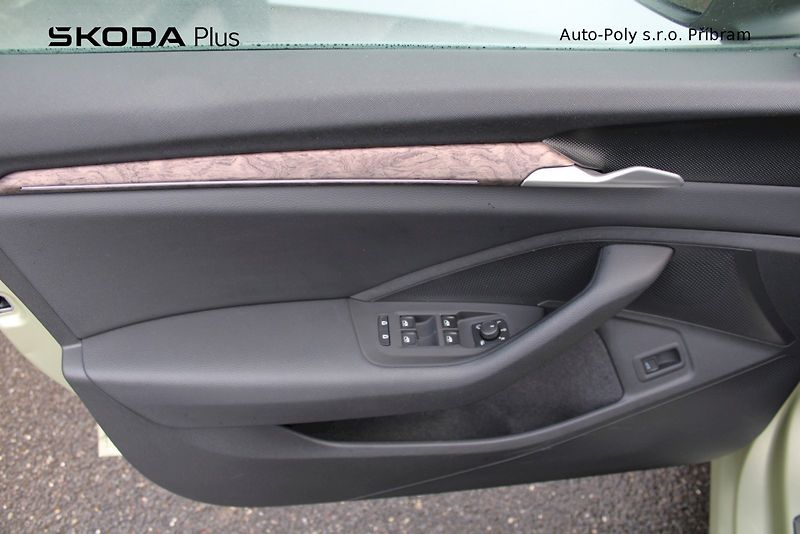 Škoda Superb (2024) 2.0TDI L&K / 142kW 4x4 7°DSG - fotka 9 z 24