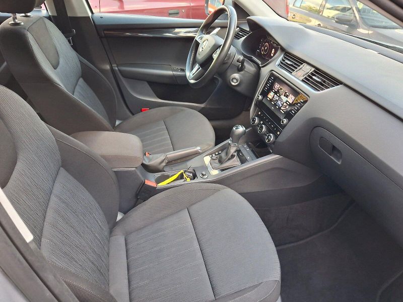 Škoda Octavia (2019) Style DSG 2,0TDi 110kW - fotka 23 z 34