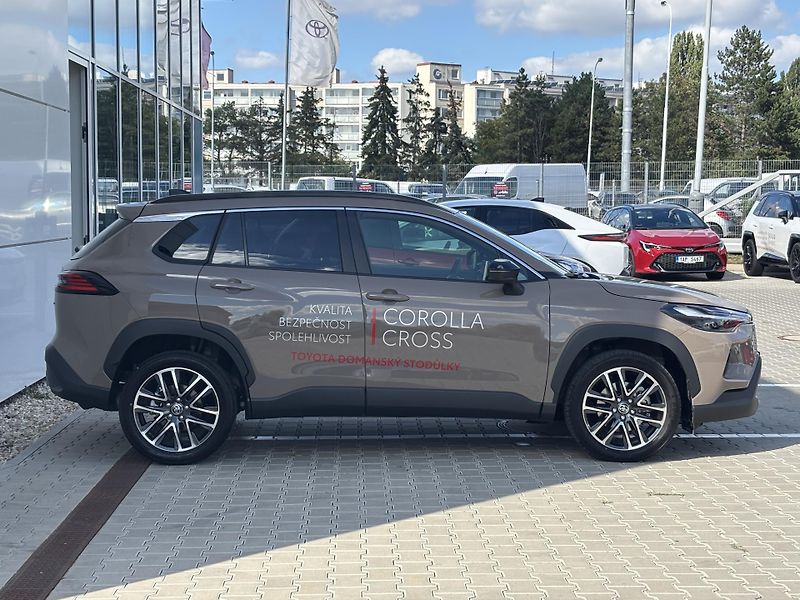 Toyota Corolla Cross (2025) Style 1,8 HEV 4x2 - fotka 13 z 14