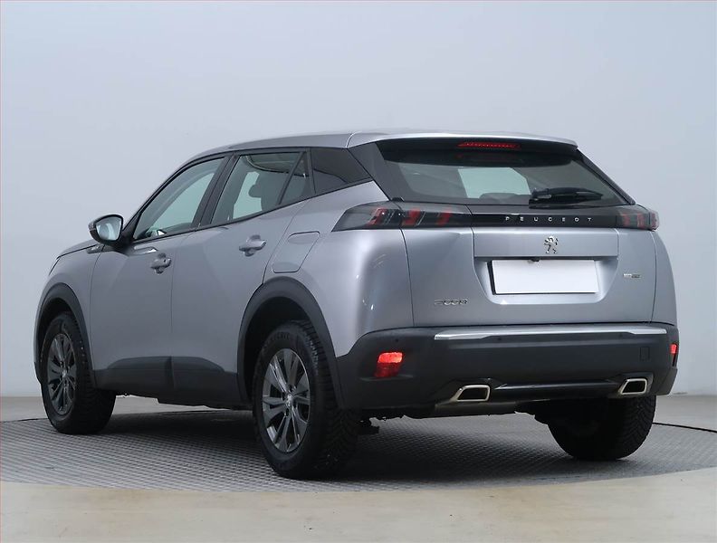 Peugeot 2008 (2021) 1.2 PureTech, Serv.kniha - fotka 4 z 16