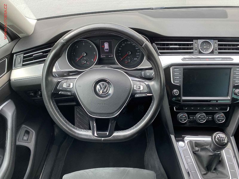 Volkswagen Passat (2015) 2.0TDI, LED, navi - fotka 11 z 18