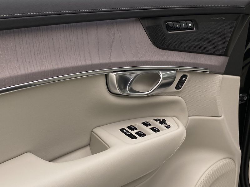 Volvo XC90 (2026) T8 AWD RECHARGE DARK ULTRA - fotka 31 z 79