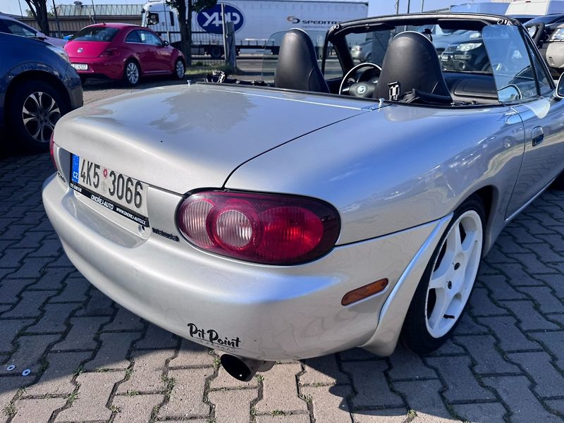 Mazda MX-5 (2000) NB 1,8 107 KW SVOR 6Q - fotka 11 z 45