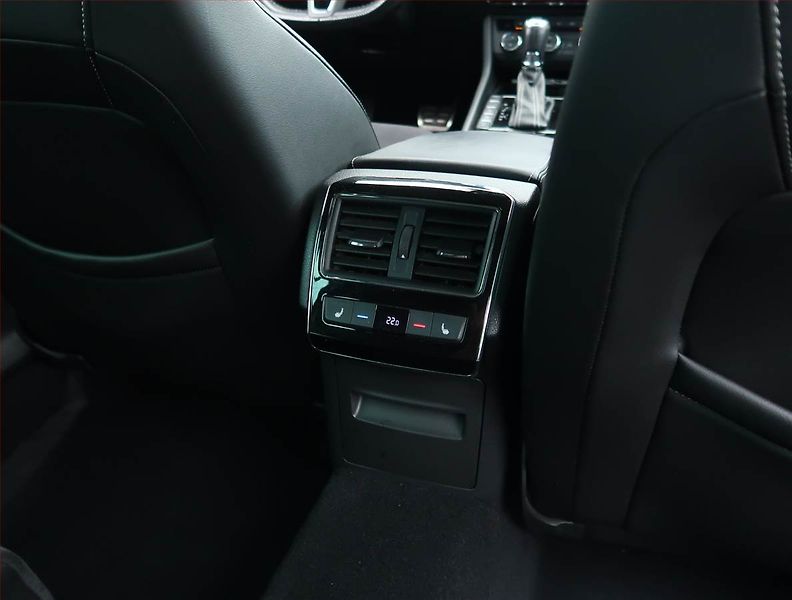 Škoda Superb (2017) Sportline 2.0 TSI, Automat - fotka 20 z 23