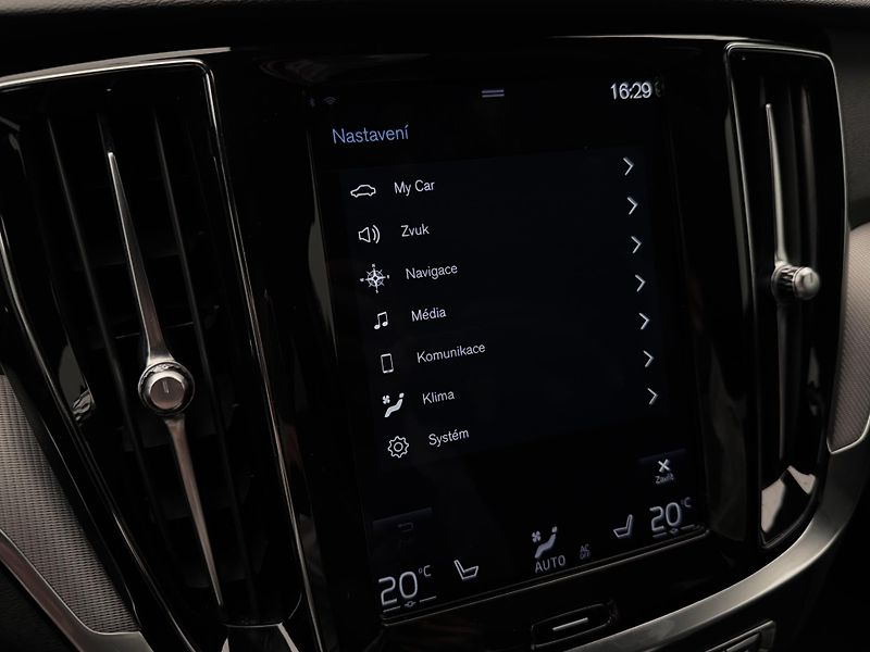 Volvo V60 T4 R-DESIGN AUT - fotka 36 z 47